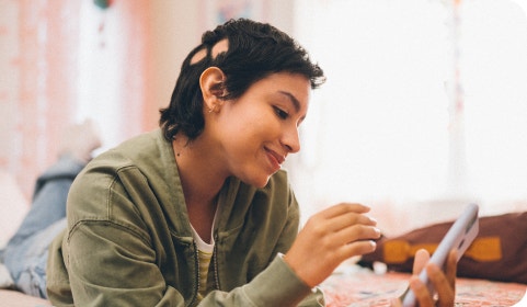 Adolescent girl with severe alopecia areata after hair regrowth on her phone